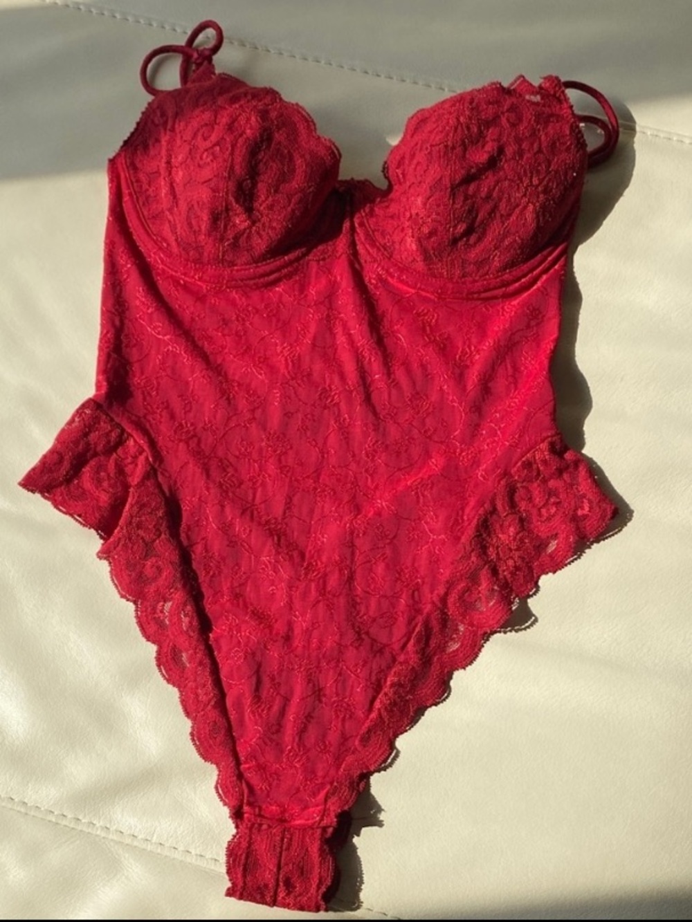 Delicate red lace Teddy G-string bodysuit by Arianne - made in Canada - Picture 2 of 16